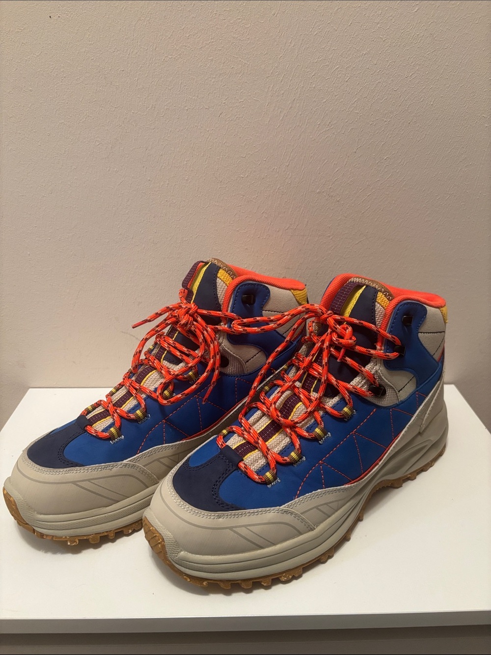 Zara Hiking trail boots colorful 43